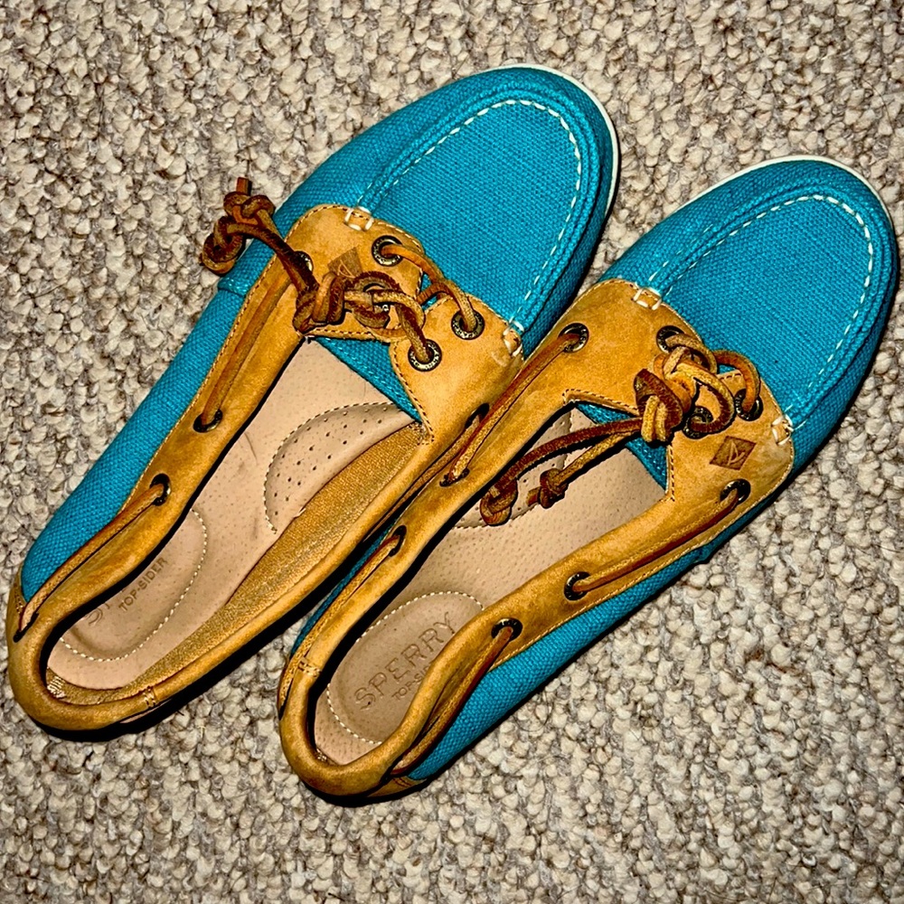 Woman’s Teal & Tan Sperry Boat Shoes SIZE: 7.5